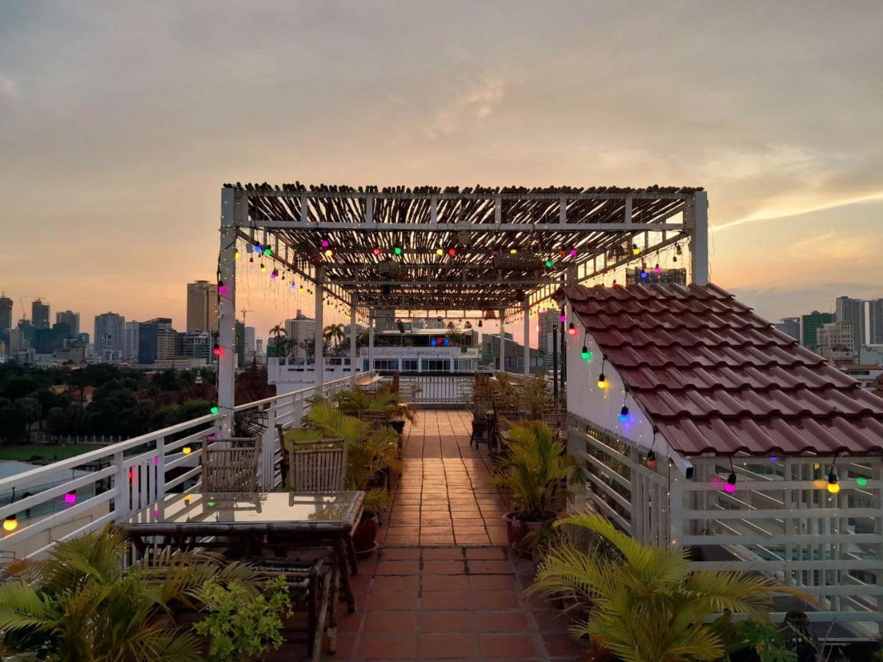 4 Rivers Hotel Phnom Penh Bagian luar foto