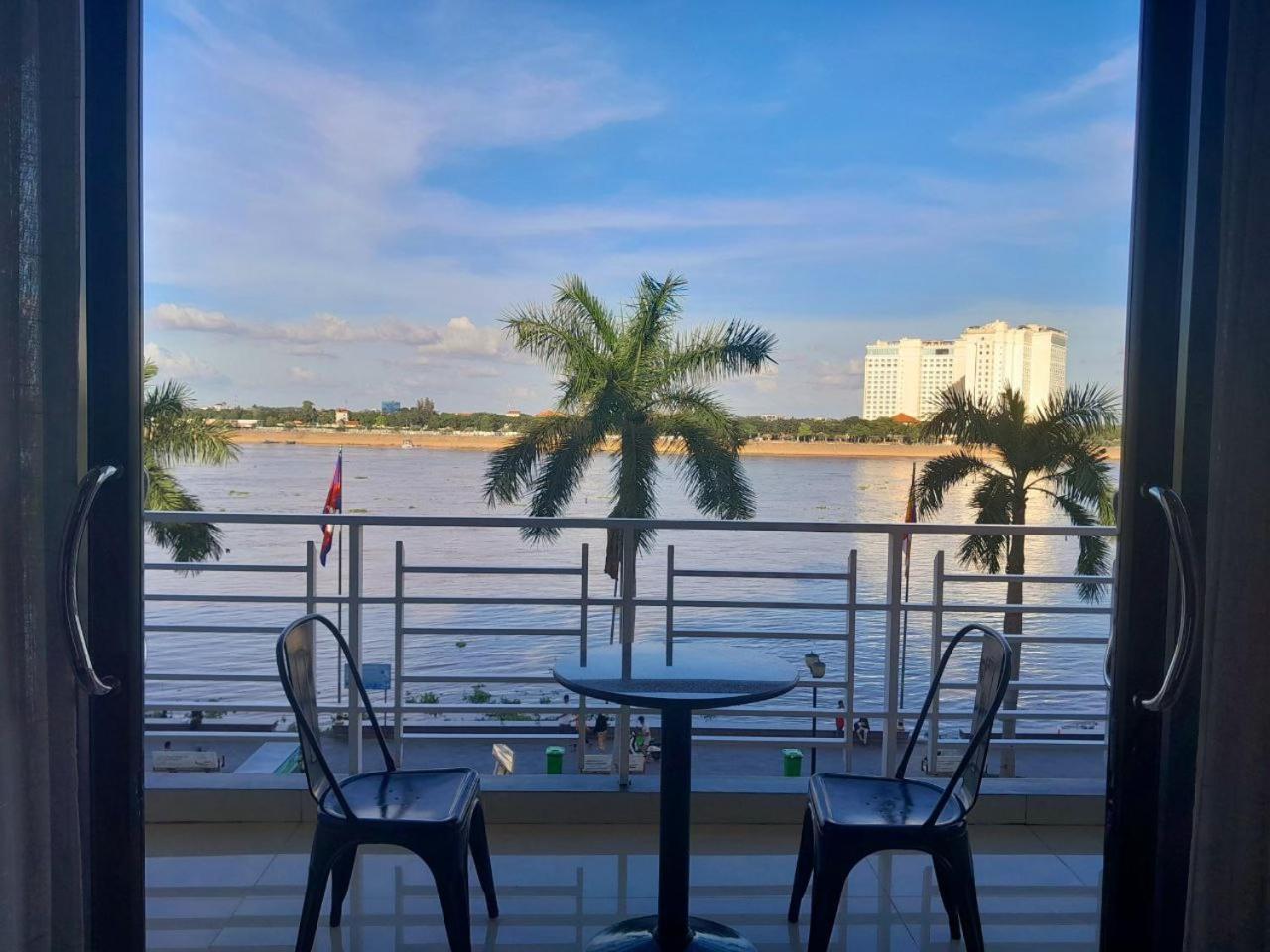 4 Rivers Hotel Phnom Penh Bagian luar foto